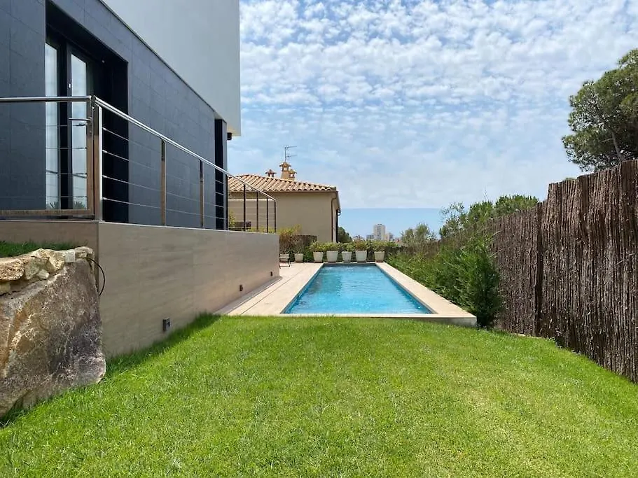 פלטחה ד'ארו Spa Luxury Villa ***** ספרד